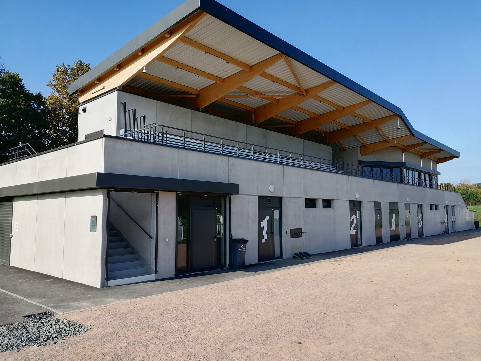 Garde-corps et portes acier